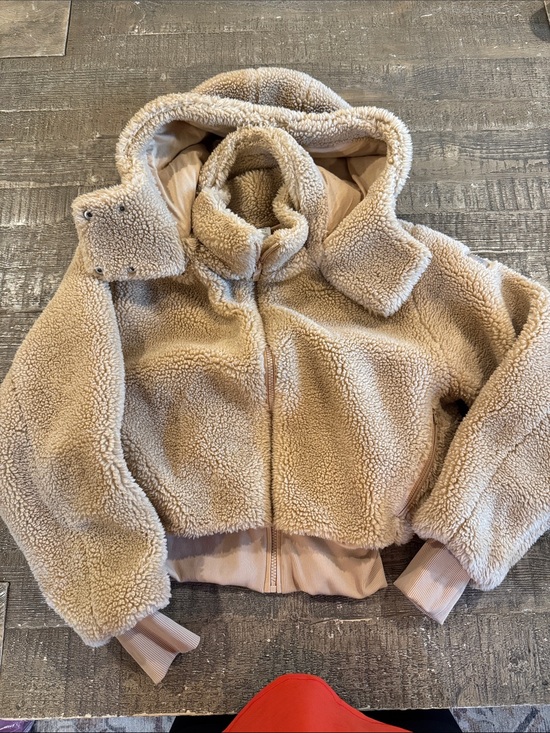 ALO Yoga Jackets & Blazers - Alo Cozy Teddy Sherpa Cropped Jacket in Beige